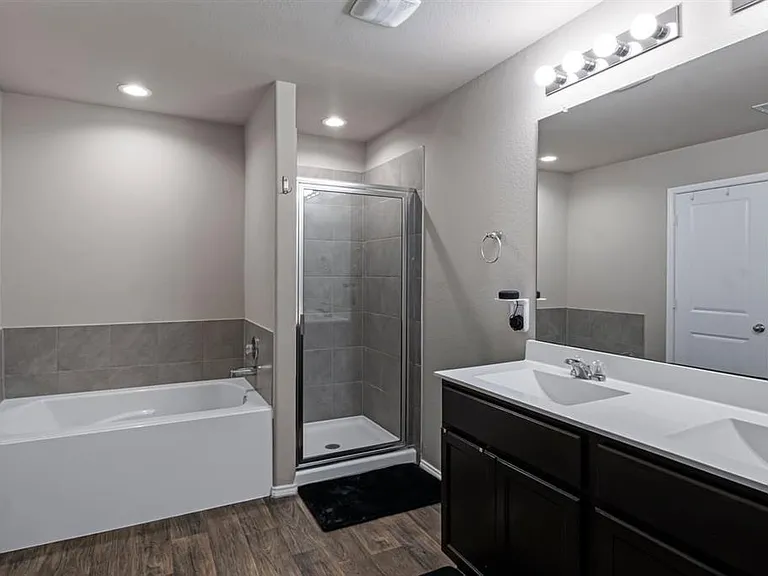 518 Poppy Field Ct — Photo 18