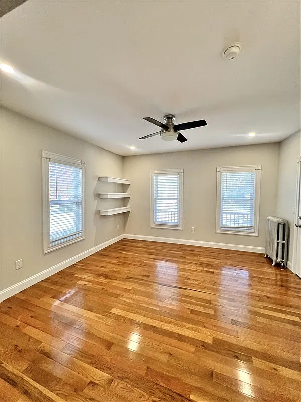 1 bed, 700 sqft, $2,300 — Photo 4