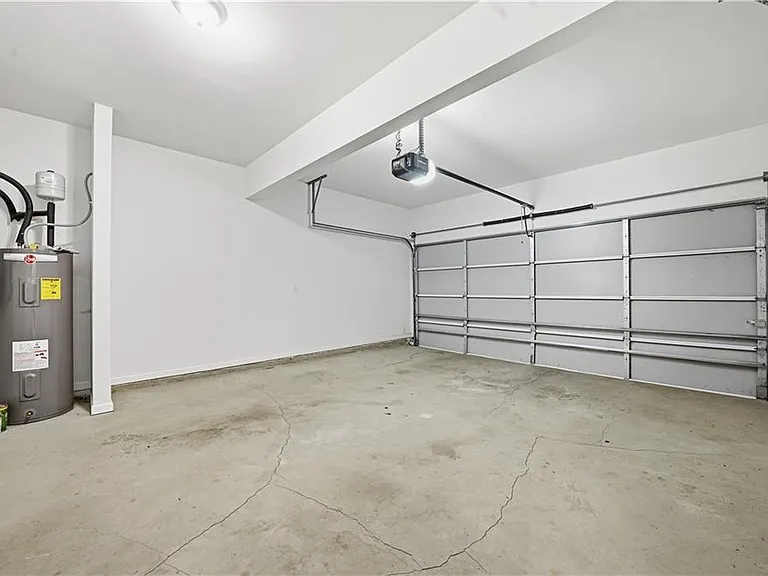 2730 Kemp Ct — Photo 34