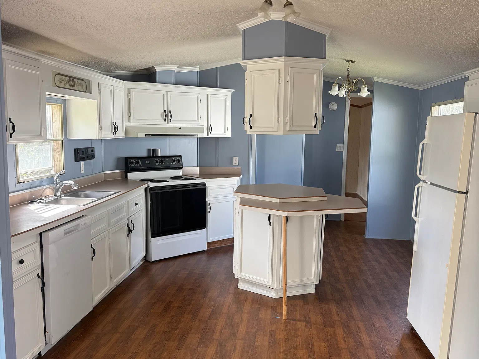 2 bed, $1,400 — Photo 3