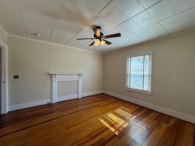 816 York St NE — Photo 18