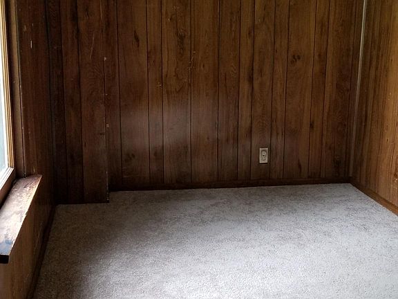 5th image of 928 York Ave