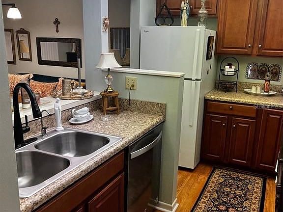 3rd image of 100 Sweetgum Woods Ct APT 2D