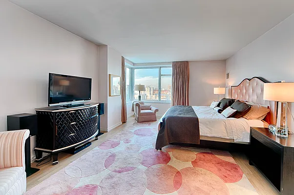 Rented by Isen & Company : Real Estate Advisors | media 15