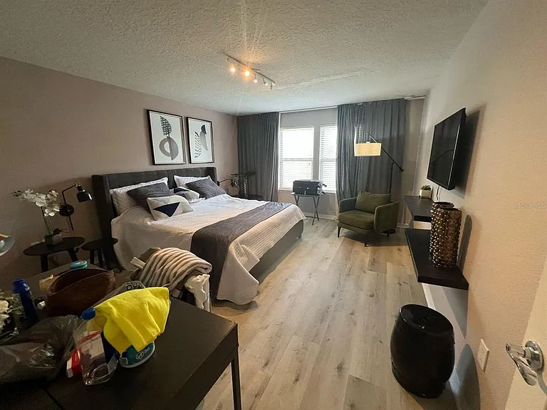 8831 Geneve Ct — Photo 17