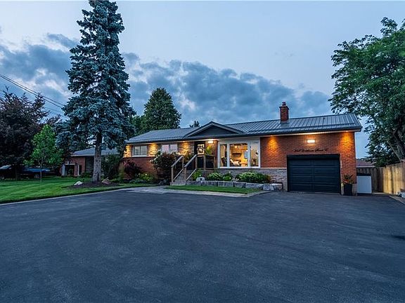 4th image of 368 Caithness St E