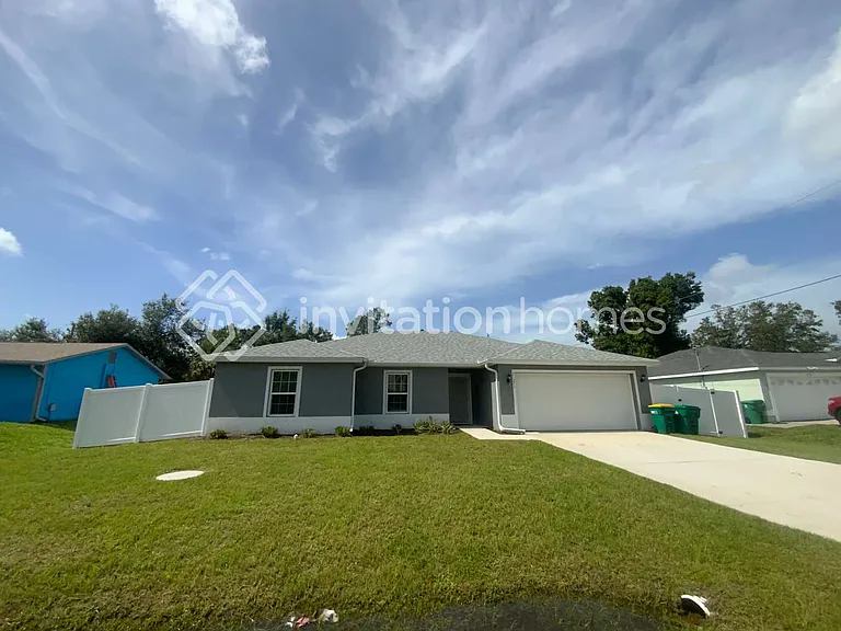 21271 Gaylord Ave — Photo 1