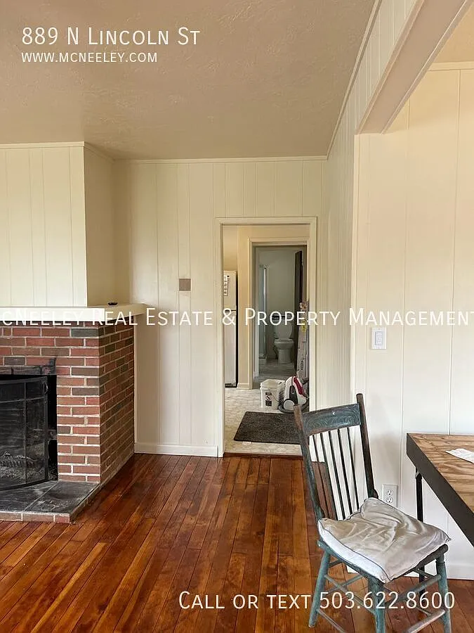 Available Now! 3 Bedroom/ 2 Bath Close to Shopping and the Beach! W/D Hookups! — Photo 4