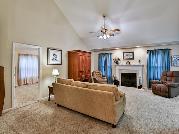 2nd image of 542 Matterhorn Dr