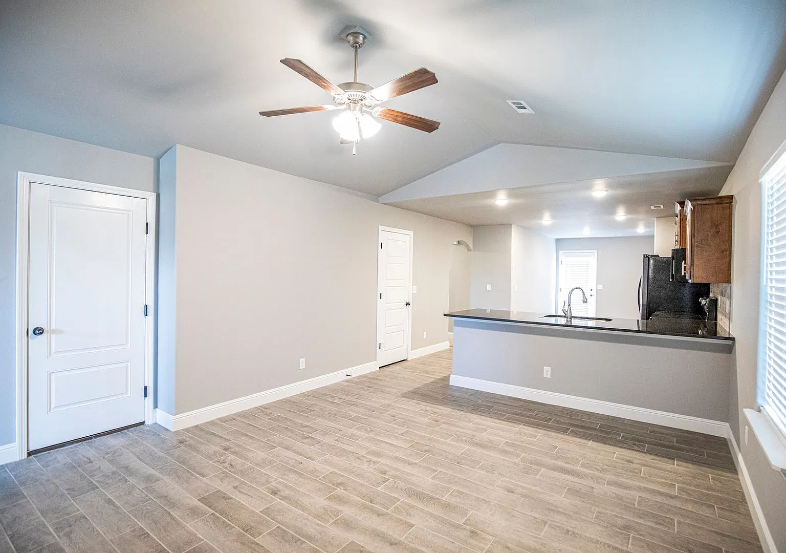 525 Fox Circle — Photo 2
