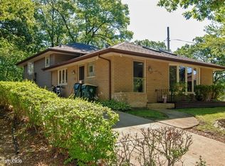 204 S Cliff St, Willow Springs, IL 60480