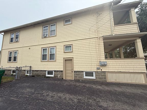 3rd image of 84 Lawrence St Unit 1