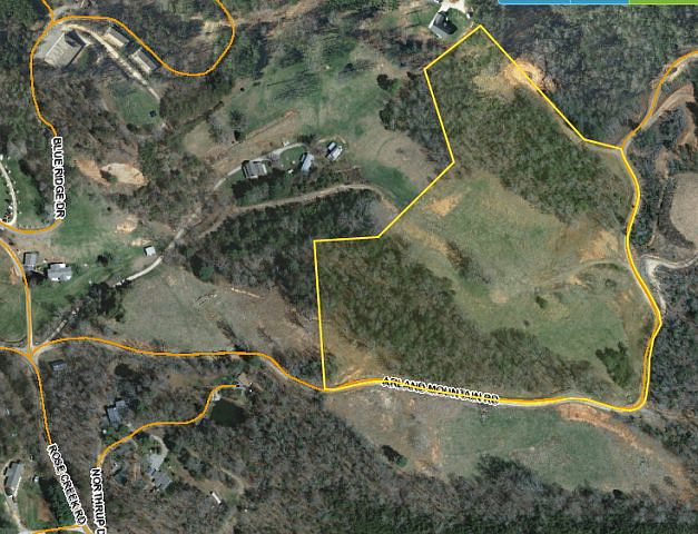 2nd image of 417 Arland Mountain Rd