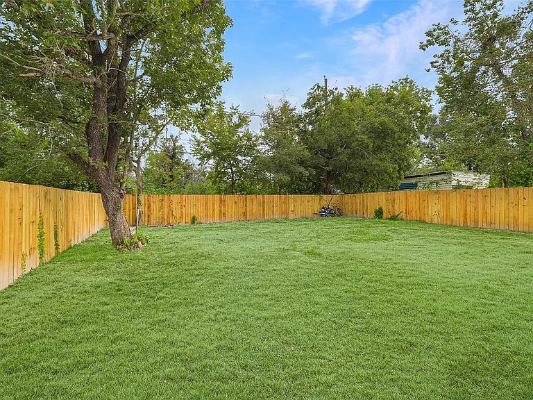 9305 Kentshire Dr — Photo 5