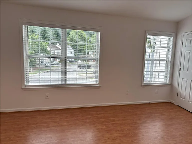 4162 Howell Park Rd — Photo 9