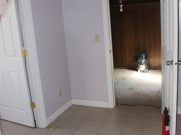 5th image of 668 Church St