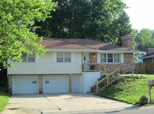 17 S Carriage Dr, Saint Joseph, MO 64506