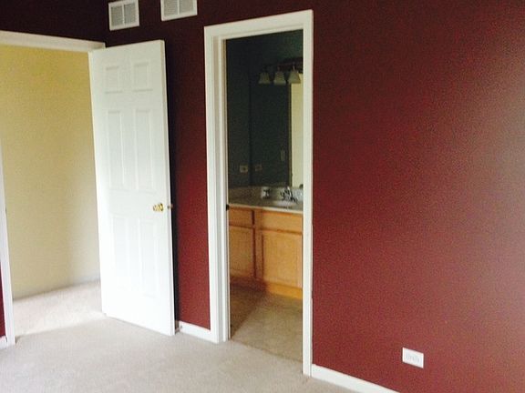 4th image of 4012 Blackstone Dr #0