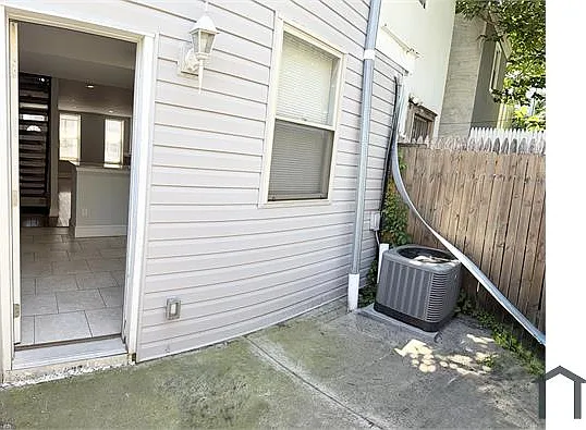 2113 Mountain St — Photo 11