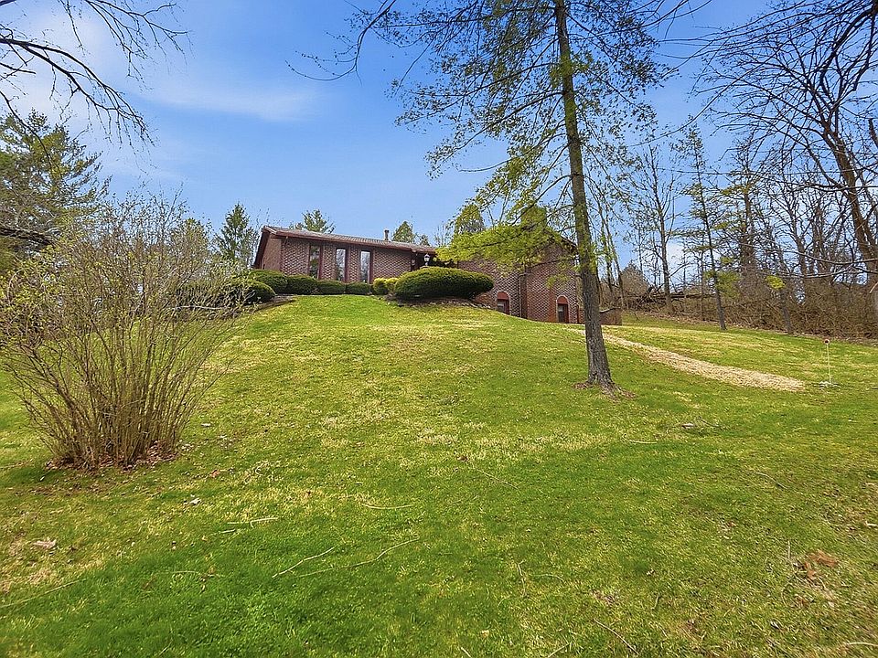1st image of 3831 Crescent Hill Rd