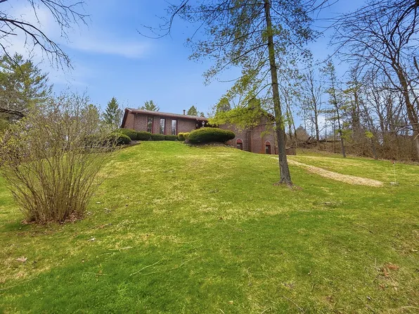 3831 Crescent Hill Rd, Springfield, OH 45502