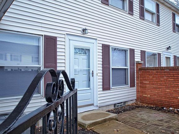 2nd image of 54 Mansfield Ct #54