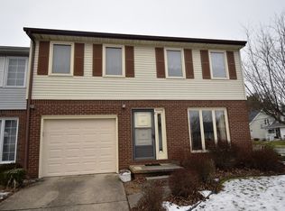 2 Townhouse Ct, Frankfort, IN 46041