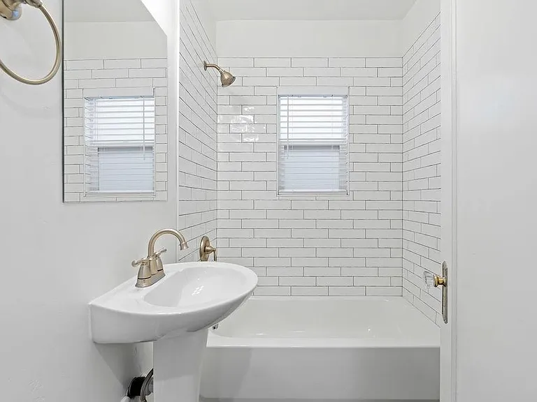 1479 E Roosevelt Ave — Photo 7