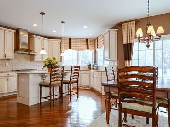 2nd image of 430 Lake Run Ct