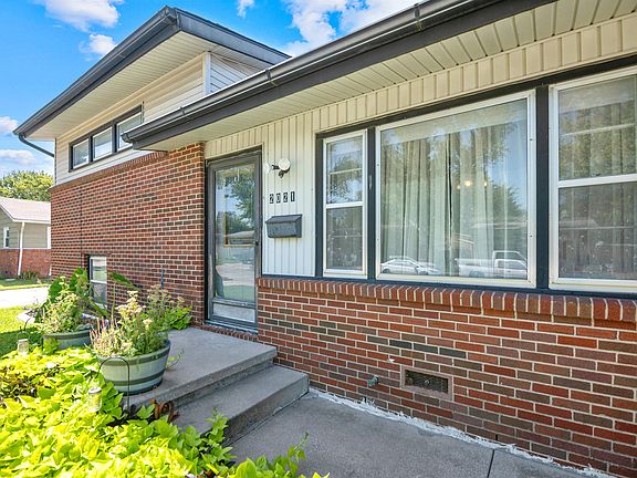 3rd image of 2021 W Rita Ave