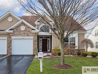 42 Gryphon Dr, Monroe Township, NJ, 08831