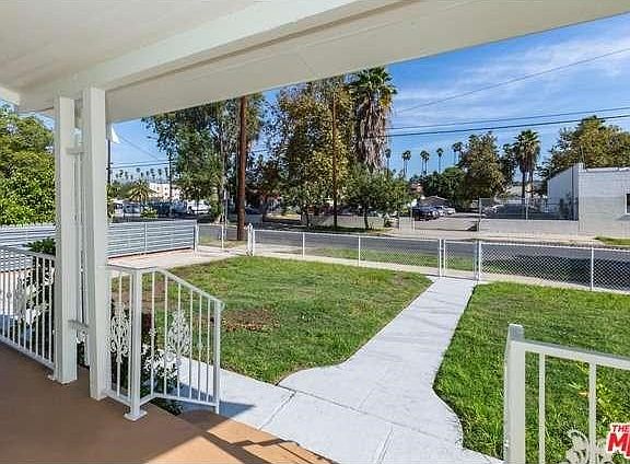 5th image of 3410 Casitas Ave