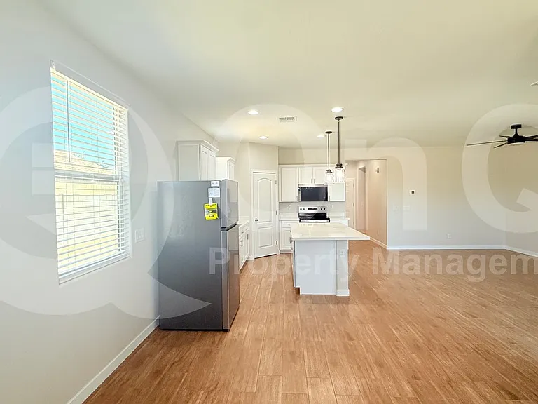 1636 E Jardin Pl — Photo 6
