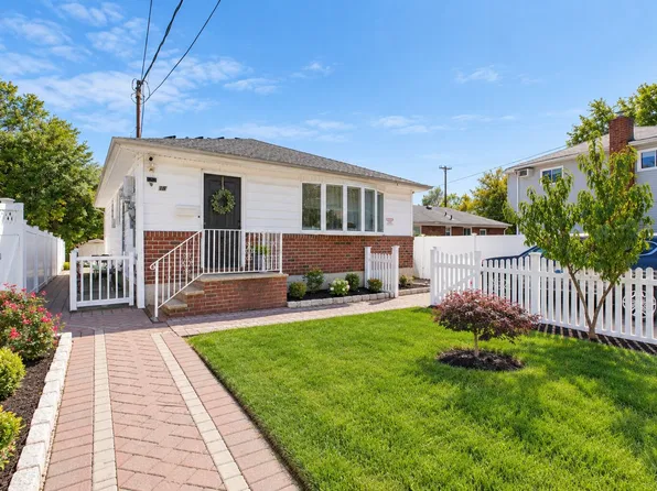 18 Zoe Street image 1 of 28