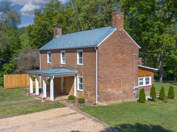 541 S River Rd, Buena Vista, VA 24416