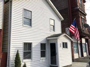 39 George St, Green Island, NY 12183