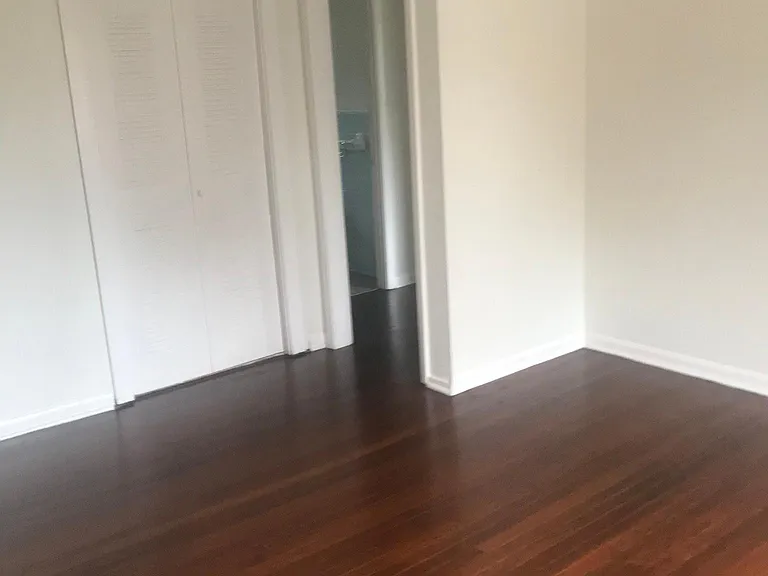 1098 Jolly Ave — Photo 6