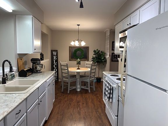 4th image of 5 Dennison Dr #A