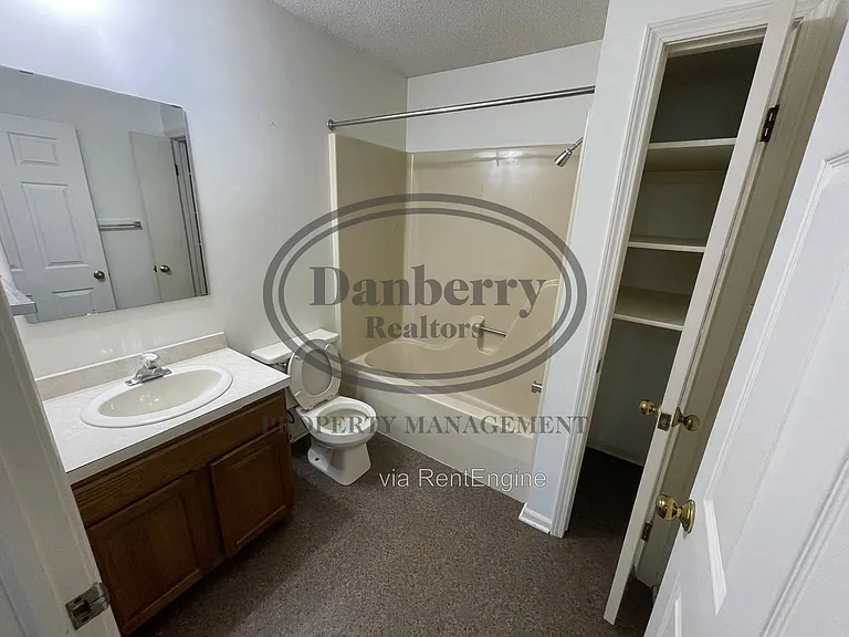 328 Olive St — Photo 2