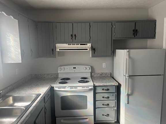 4th image of 204 Michelle Ave APT C