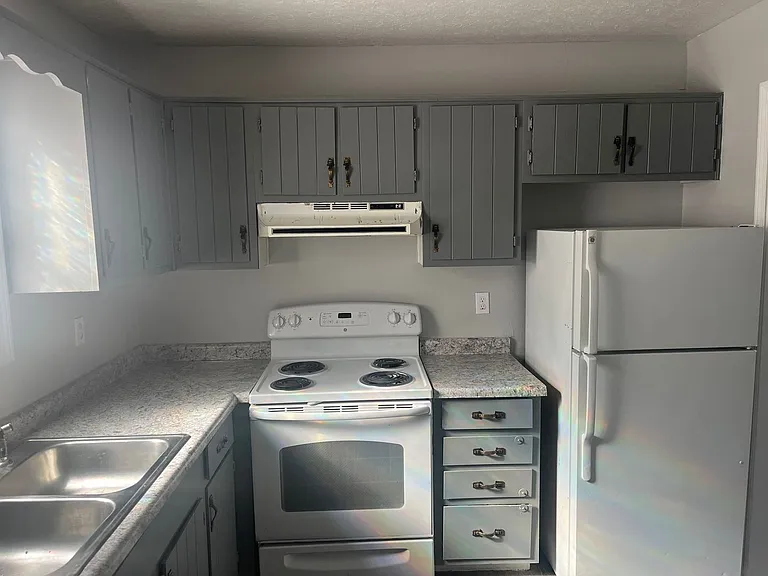 204 Michelle Ave — Photo 4