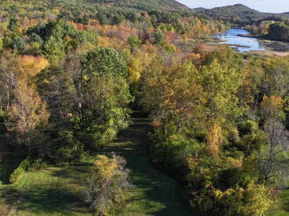 7 Silver Mine Ln, West Stockbridge, MA 01266