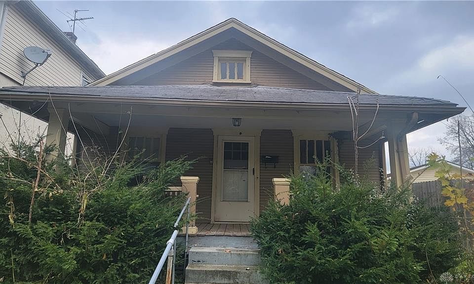 1st image of 824 Walton Ave