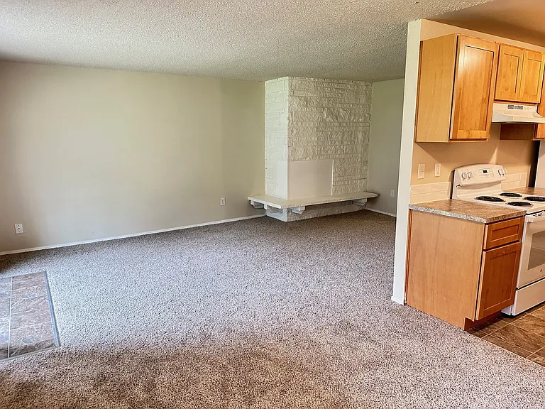 Riverside Manor — Photo 126