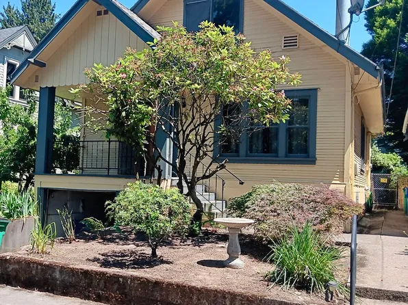 806 SE 45th Ave, Portland, OR 97215