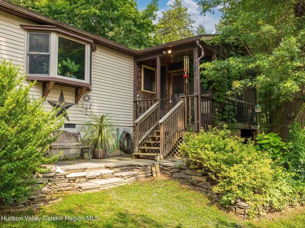 174 North Drive, Saugerties, NY 12477