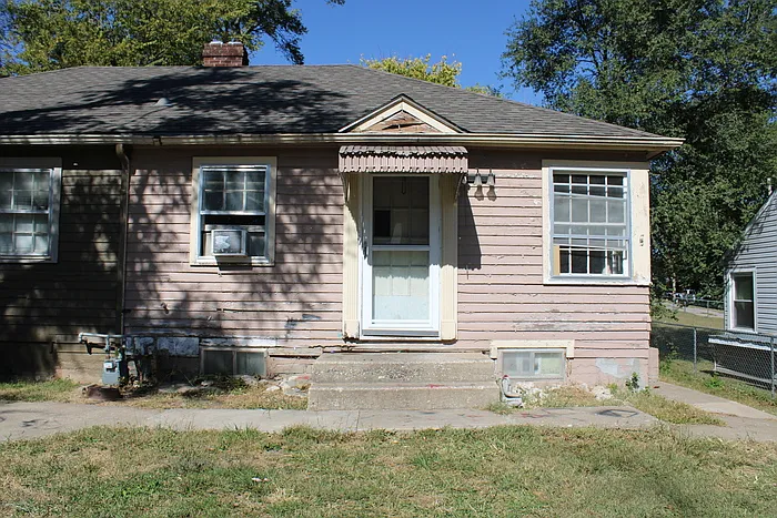 906 Pawnee St — Photo 1