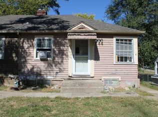 906 Pawnee St, Leavenworth, KS 66048