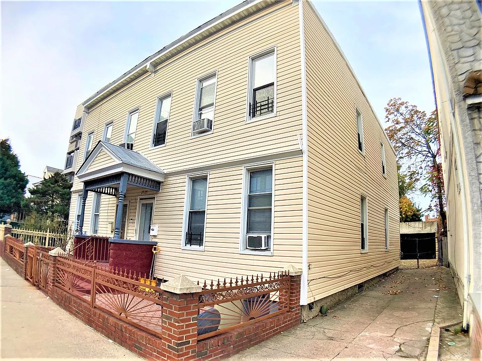 2nd image of 2725 Snyder Ave
