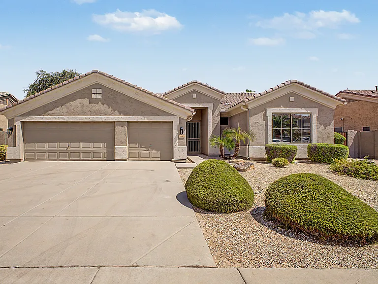 1292 W Longhorn Dr — Photo 1